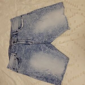 Women's size XL acid washed, distressed jean shorts